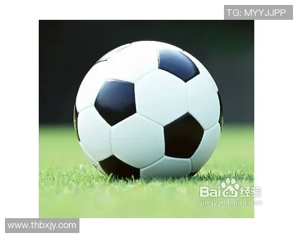 选择合适的足球鞋宽窄对提升球场表现的重要性分析